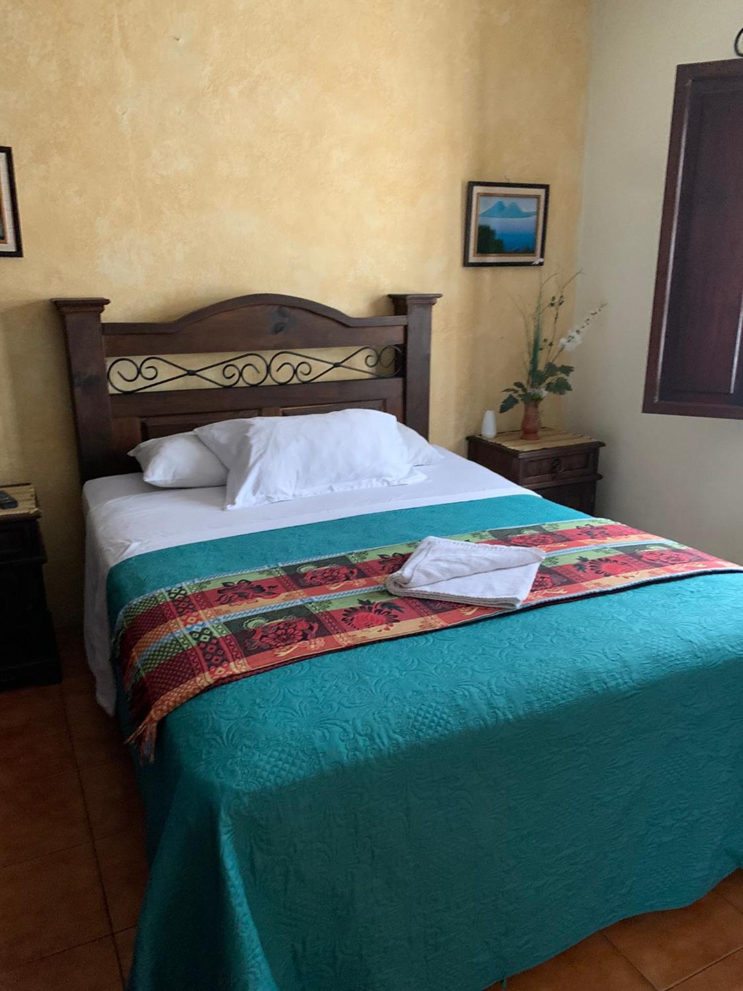 Hotel T Kon T Antigua Екстериор снимка